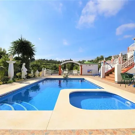 Villa Family Near *
