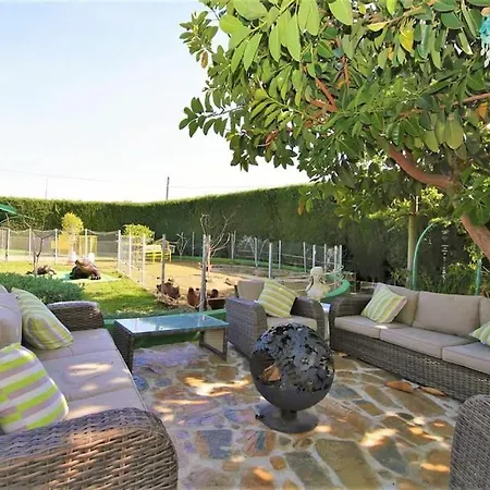 Villa Family Near *